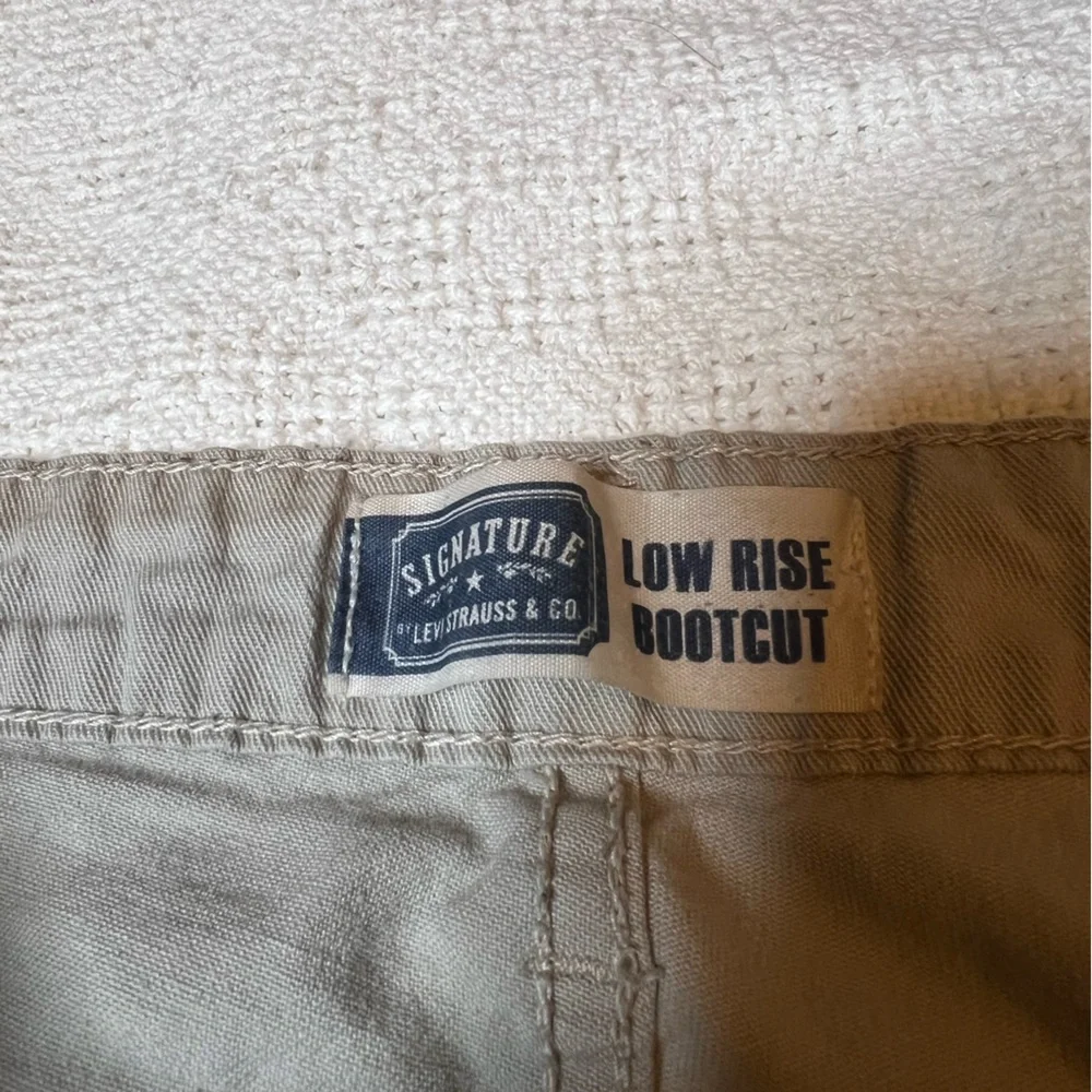 Khaki Levi Strauss Misses pants - Picture 2 of 5